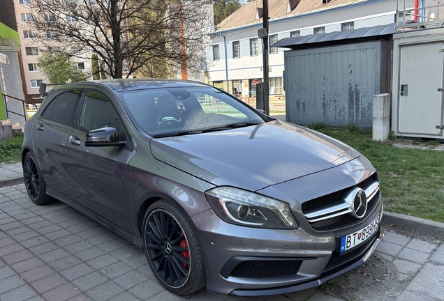 Mercedes-AMG A 45 W176 2015
