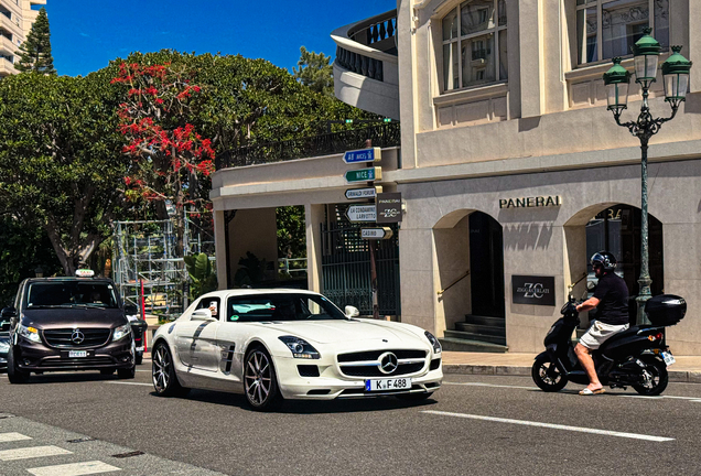 Mercedes-Benz SLS AMG