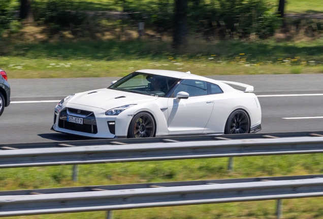 Nissan GT-R 2017