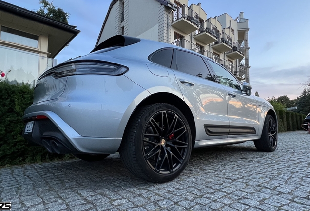 Porsche 95B Macan GTS MkIII