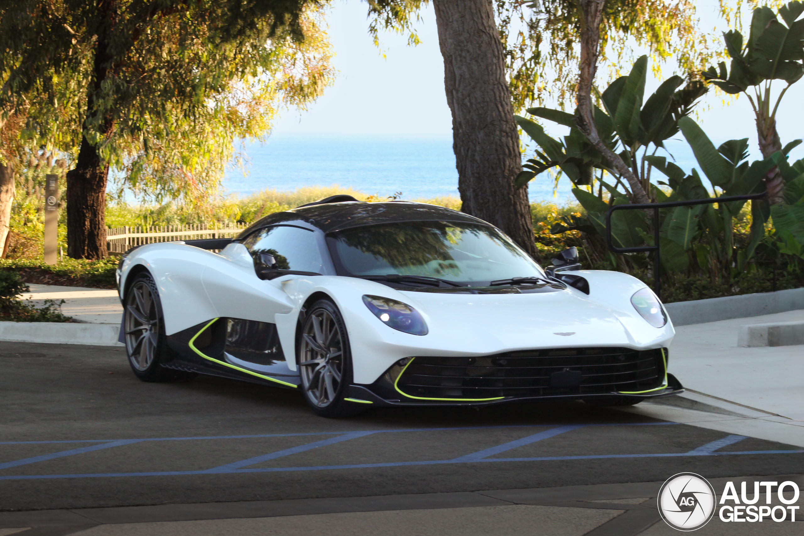 Aston Martin Valhalla