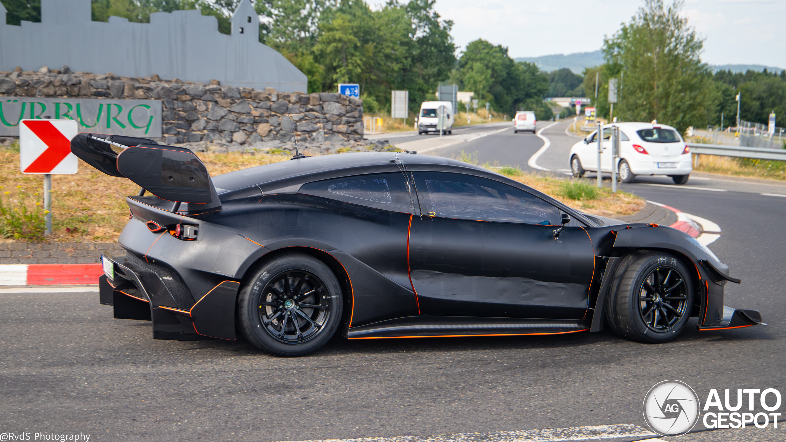 Denza Z Di-Aero P2000+ duikt meteen op bij de Nürburgring