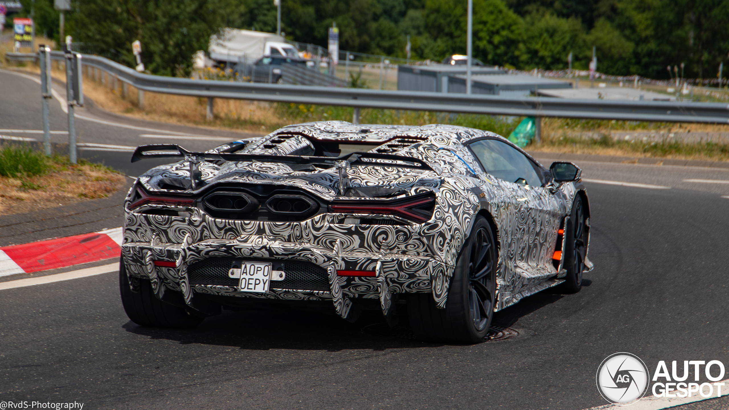 Lamborghini is terug in de Groen Hel met de Revuelto Superveloce