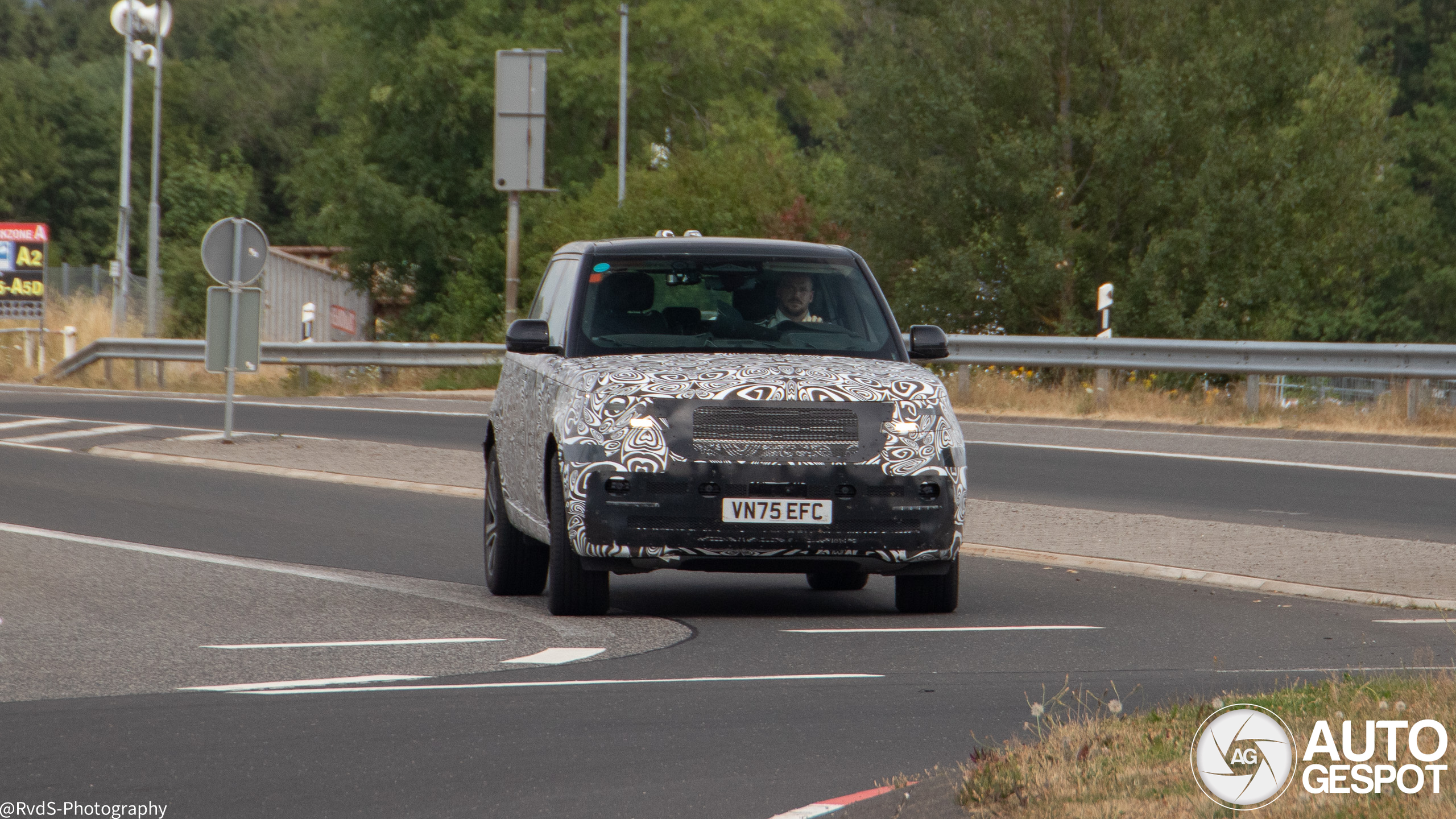 Land rover range rover 2027