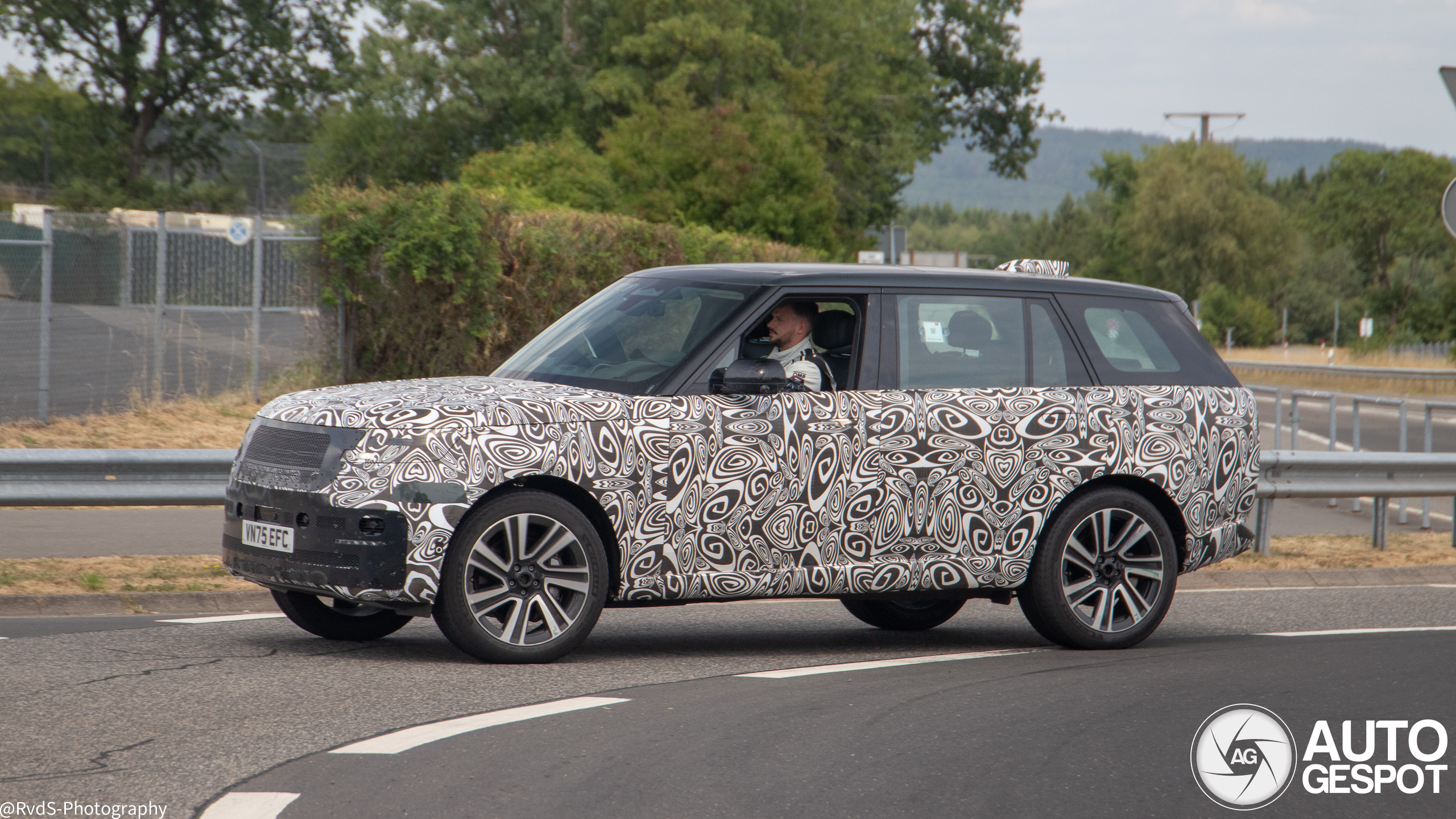 Land rover range rover 2027