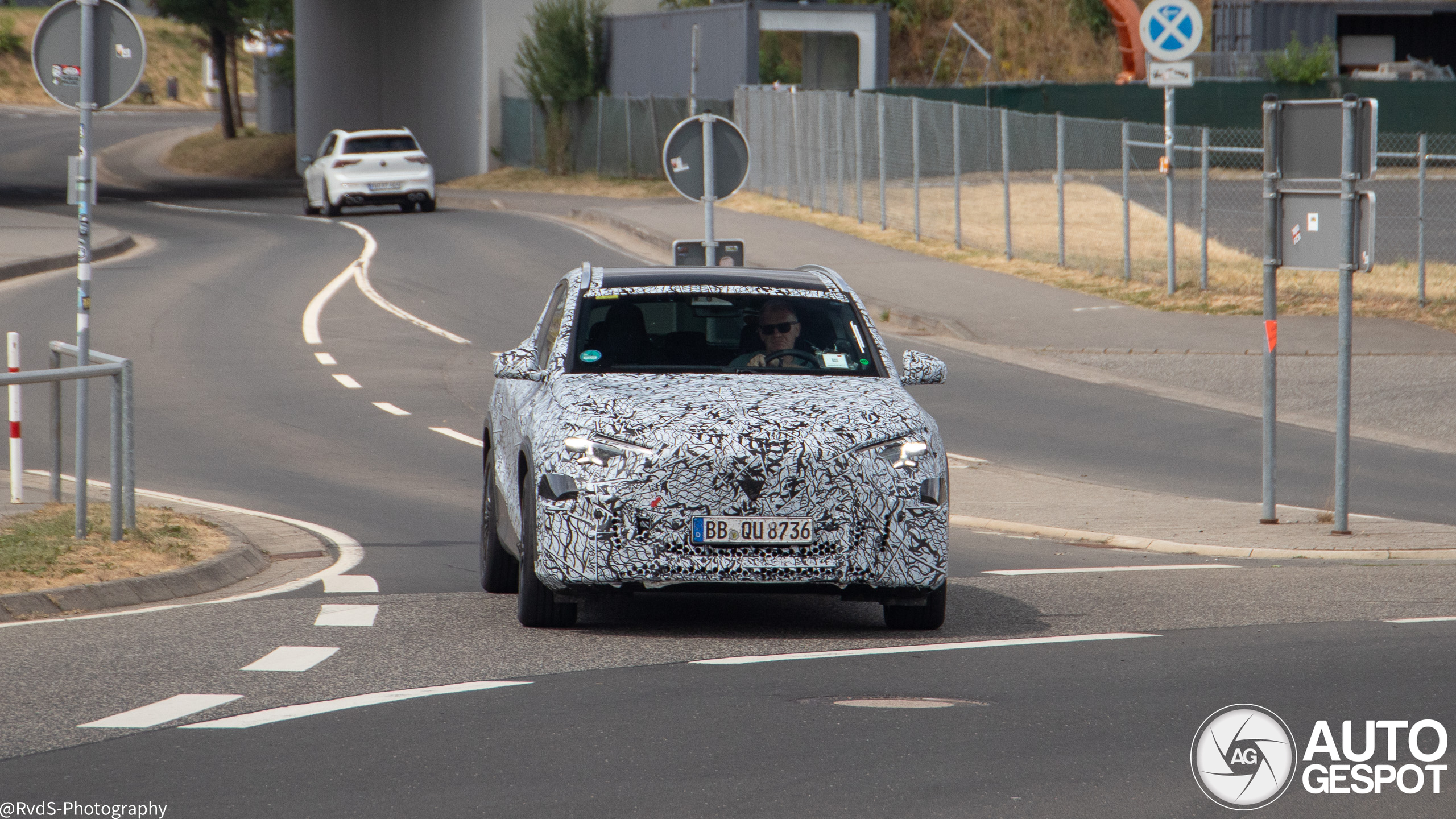 Mercedes-benz eqa 2027