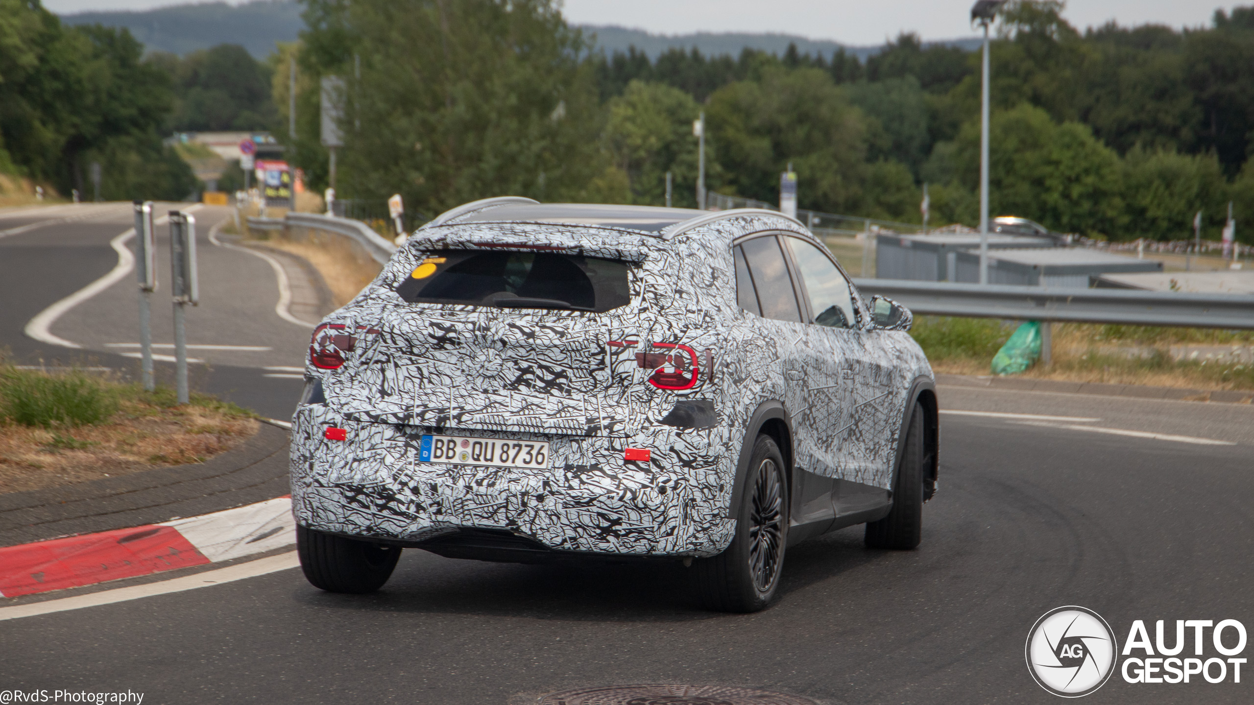 Mercedes-benz eqa 2027