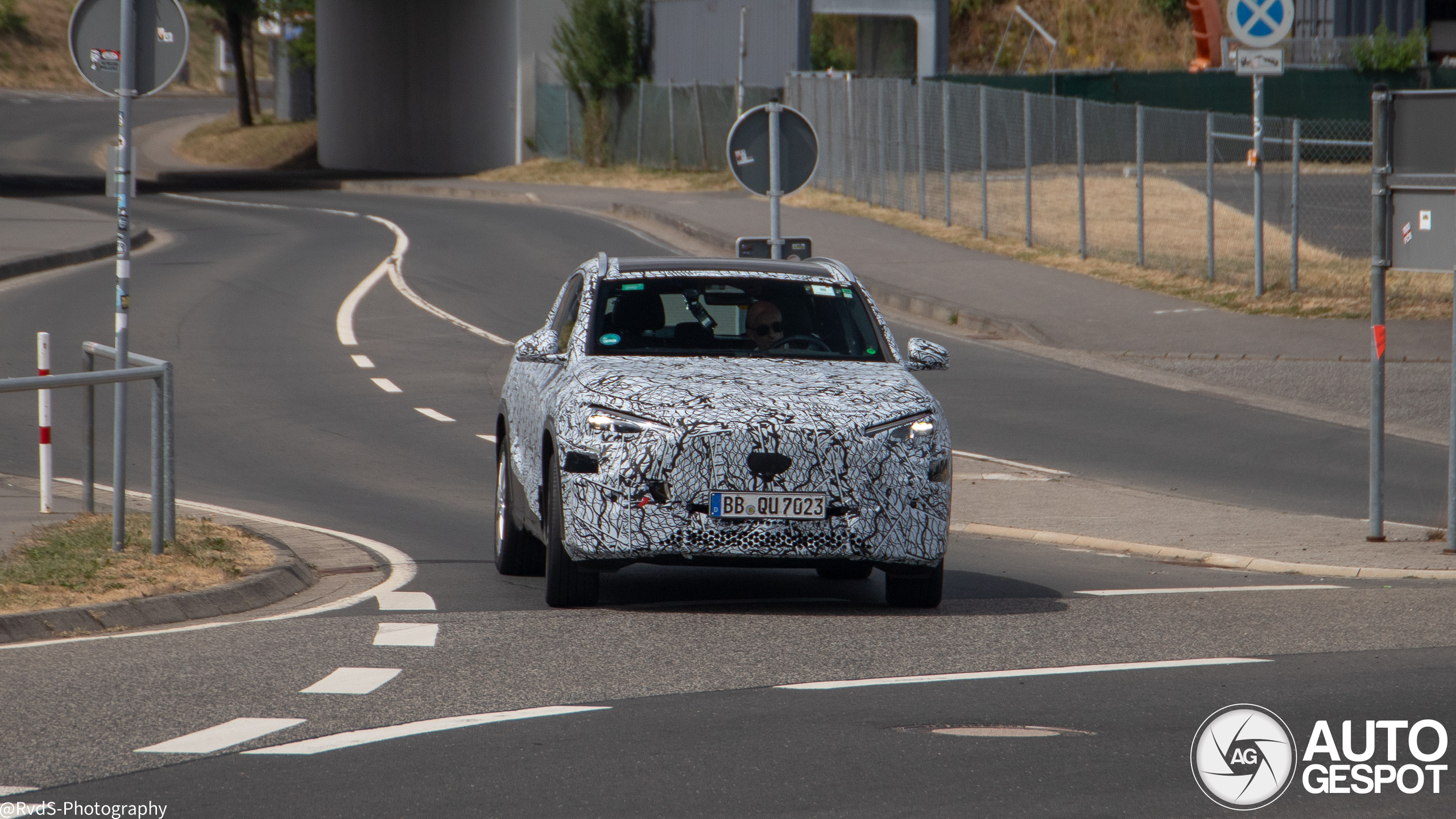 Mercedes-benz eqa 2027