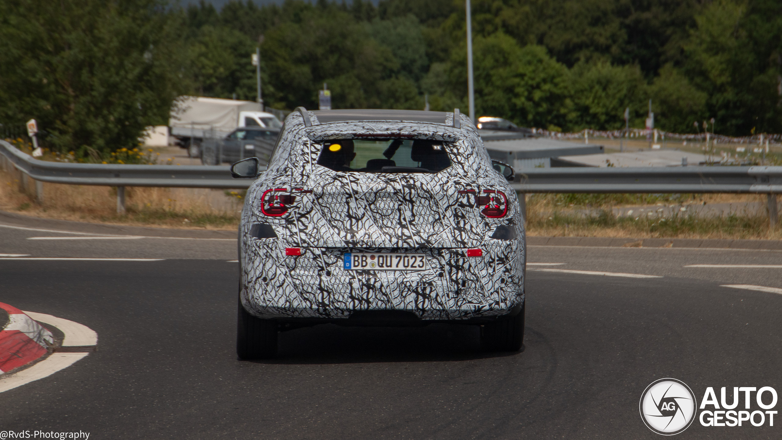 Mercedes-benz eqa 2027