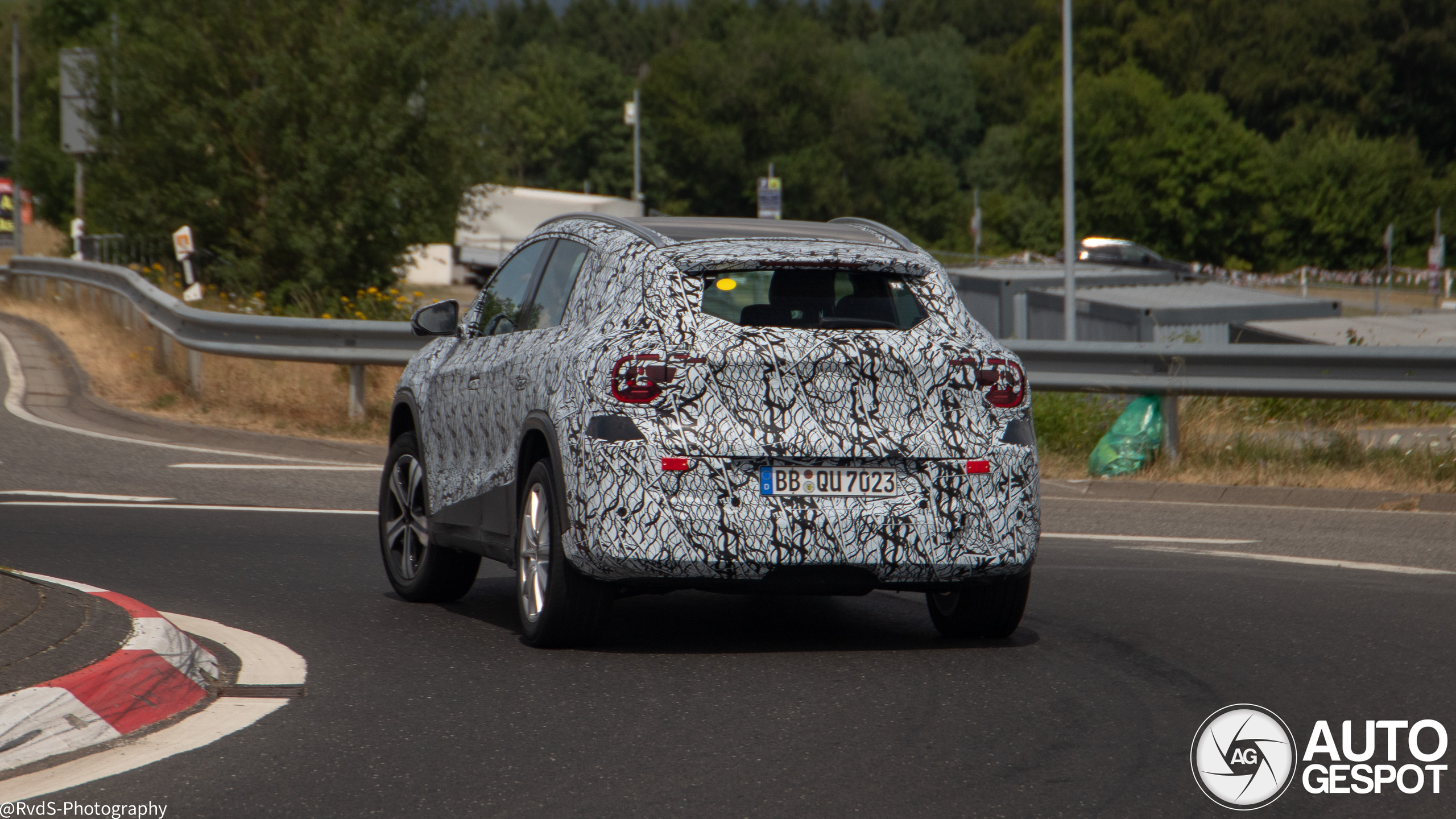 Mercedes-benz eqa 2027
