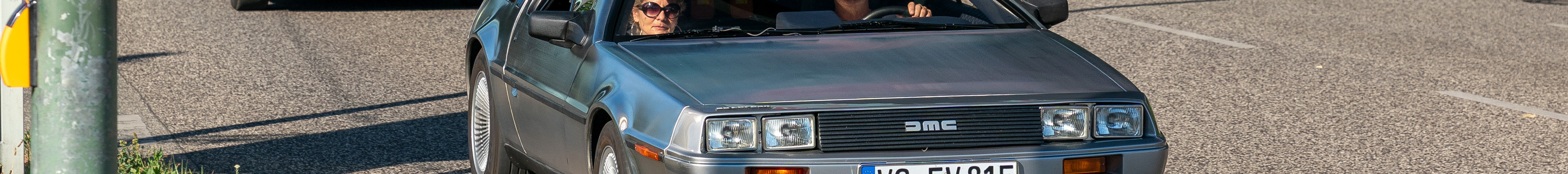 DeLorean DMC-12