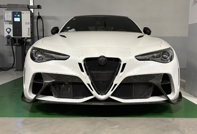Alfa Romeo Manhart Giulia Quadrofiglio