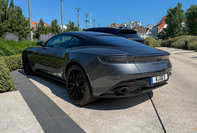 Aston Martin DB11 V8