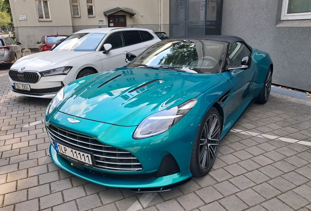 Aston Martin DB12 Volante