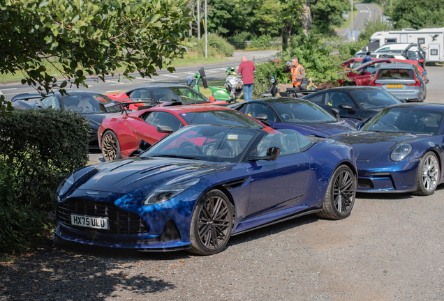 Aston Martin DB12 Volante