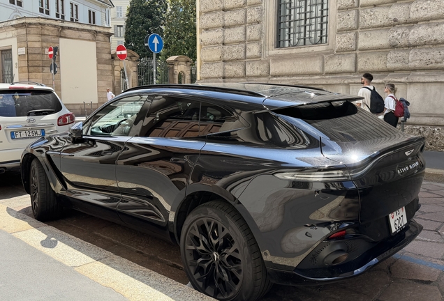 Aston Martin DBX