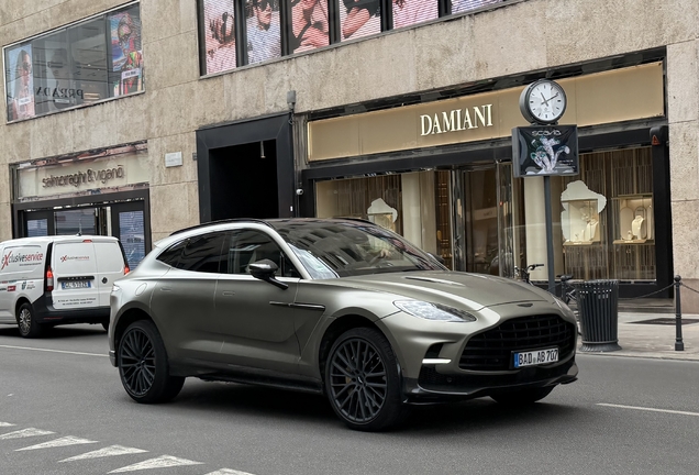 Aston Martin DBX707