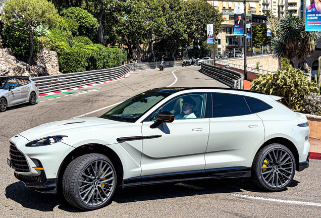 Aston Martin DBX707