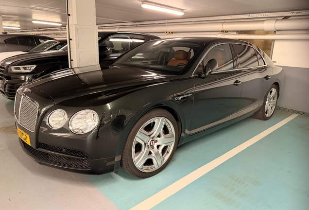 Bentley Flying Spur V8