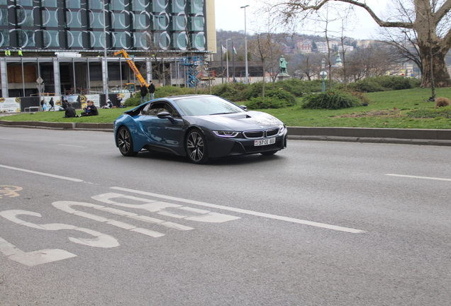 BMW i8