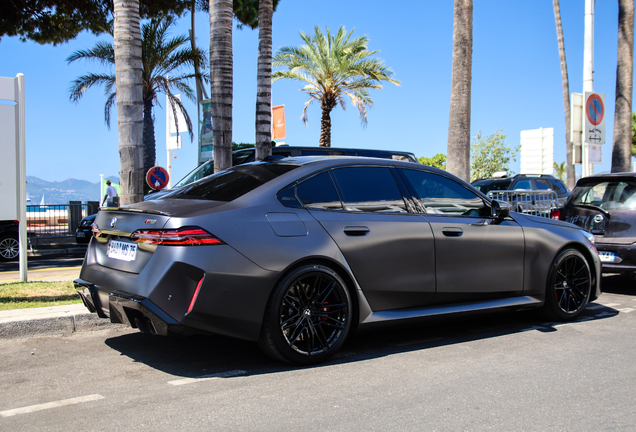 BMW M5 G90