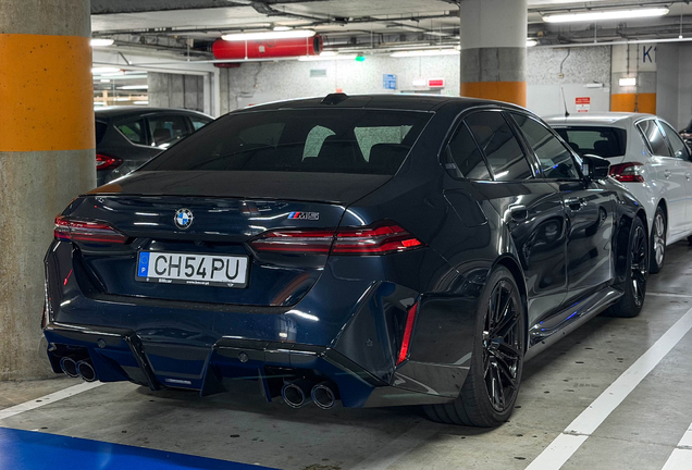 BMW M5 G90