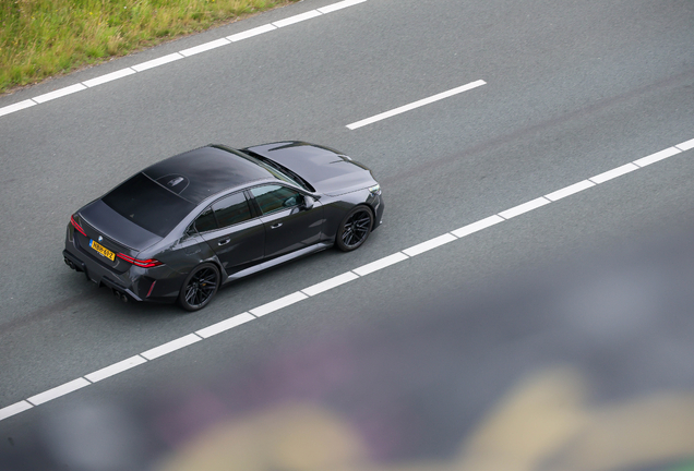 BMW M5 G90
