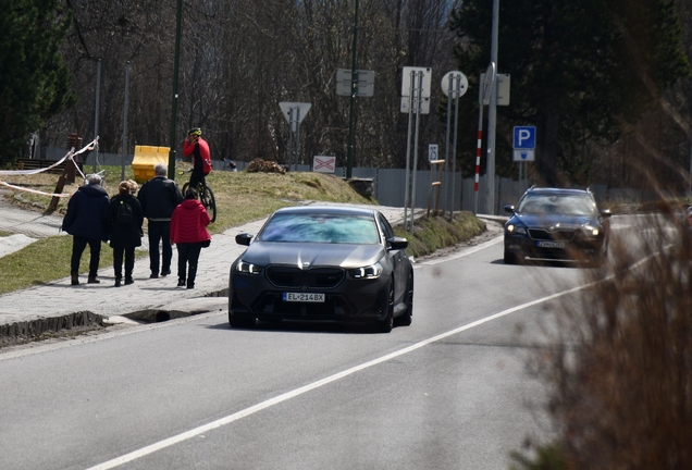 BMW M5 G90