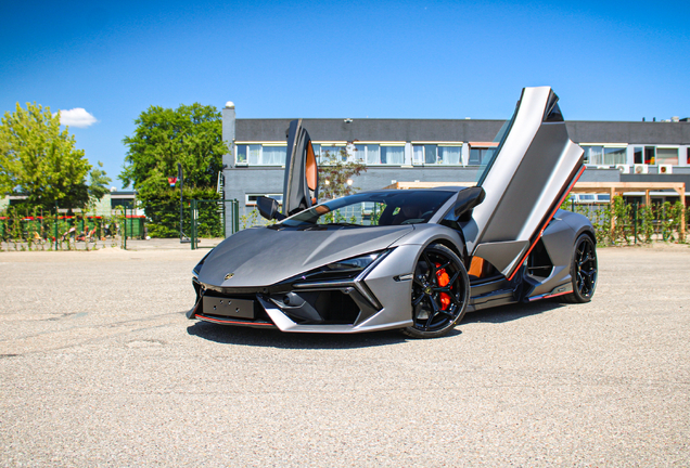 Lamborghini Revuelto