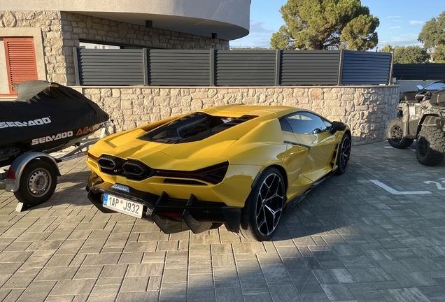 Lamborghini Revuelto