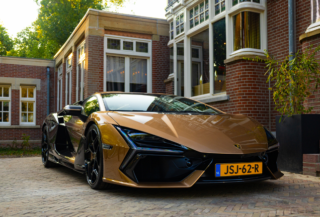 Lamborghini Revuelto