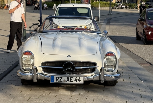 Mercedes-Benz 300SL Roadster