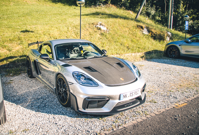 Porsche 718 Cayman GT4 RS Weissach Package