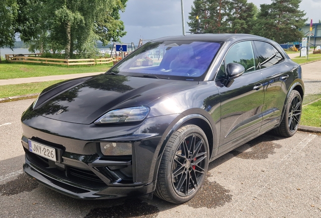 Porsche Macan EV Turbo