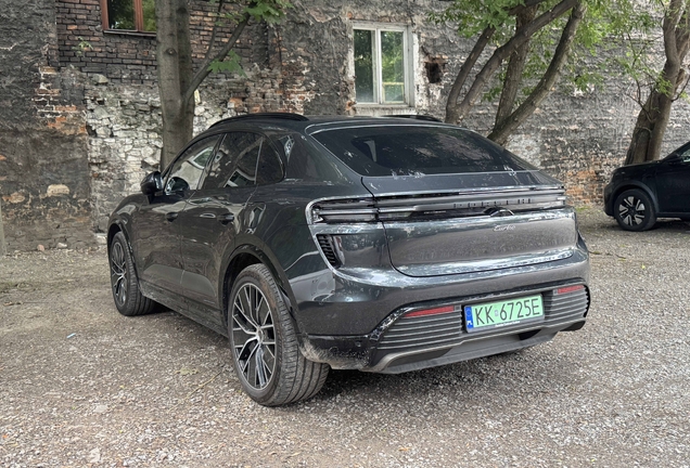 Porsche Macan EV Turbo