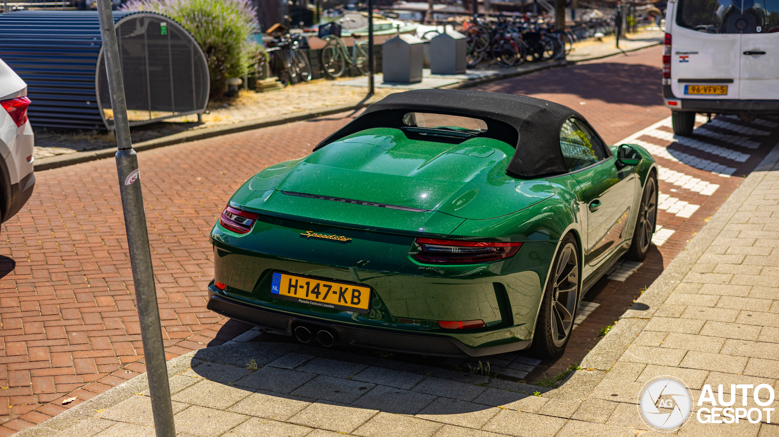 Nederlandse Porsche 911 Speedster zit strak in de lak