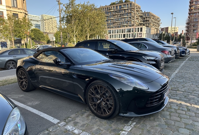 Aston Martin DB12 Volante