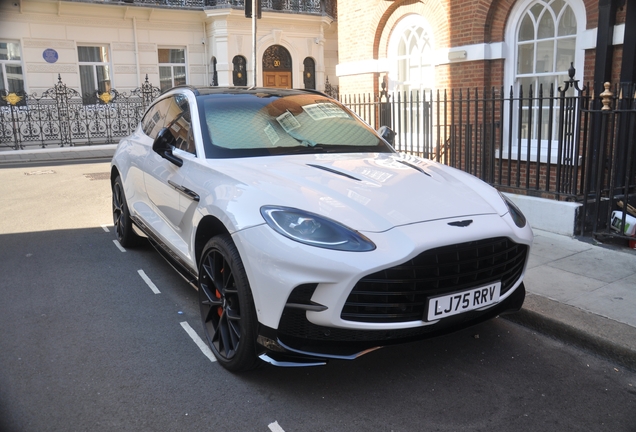 Aston Martin DBX707