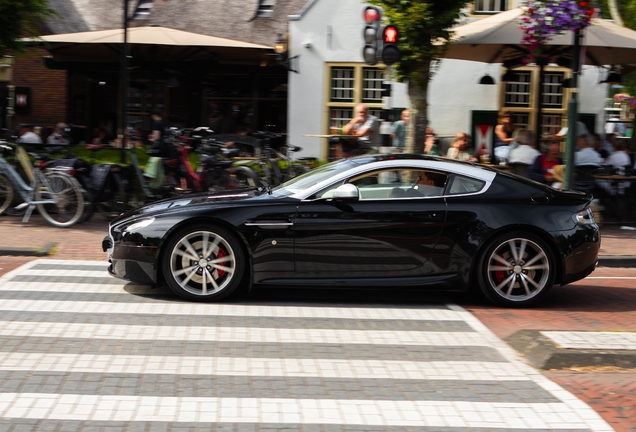 Aston Martin V8 Vantage Racing Collection