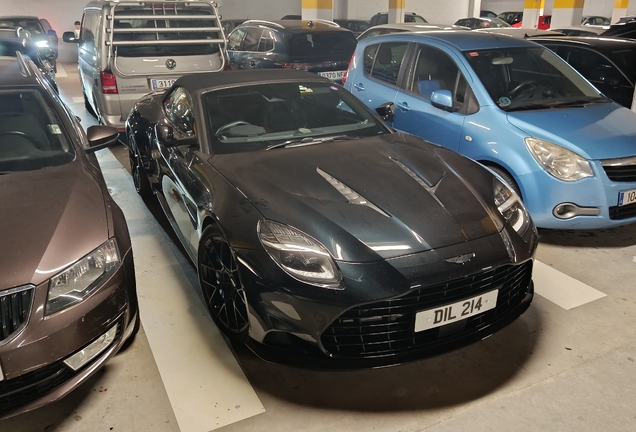 Aston Martin Vanquish Volante 2025
