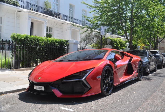 Lamborghini Revuelto