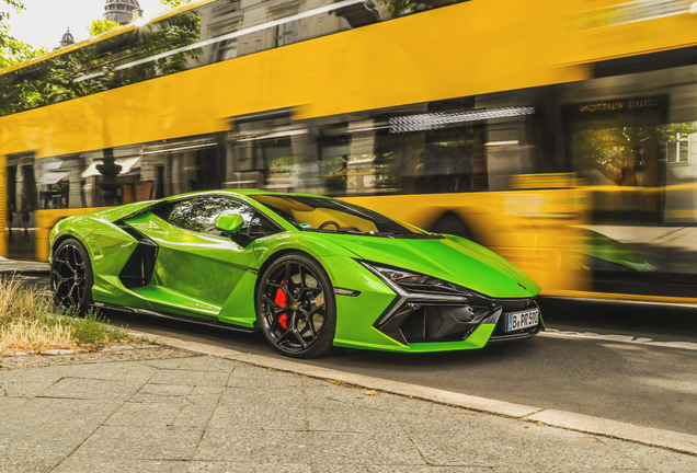 Lamborghini Revuelto