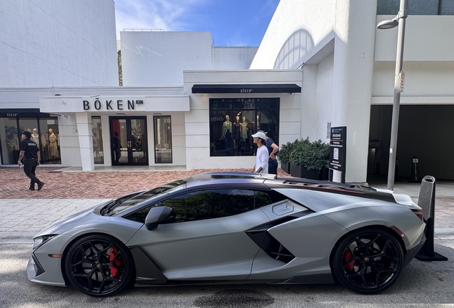 Lamborghini Revuelto