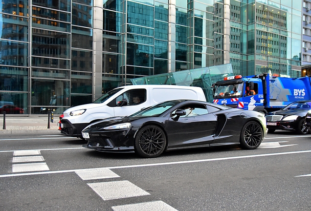 McLaren GT