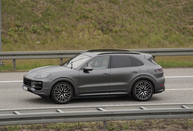 Porsche 9YA Cayenne Turbo E-Hybrid