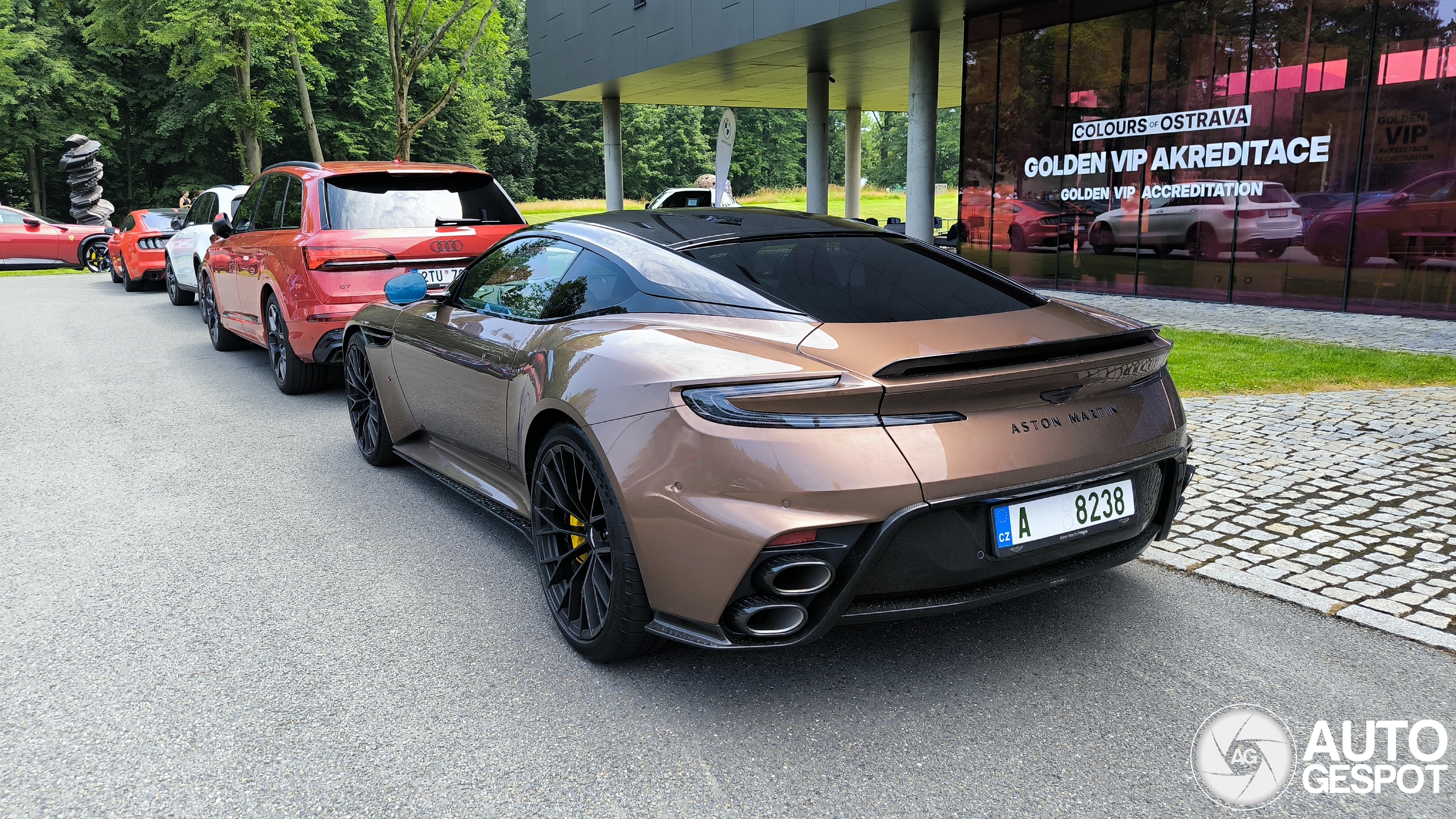 Aston Martin DB12 S