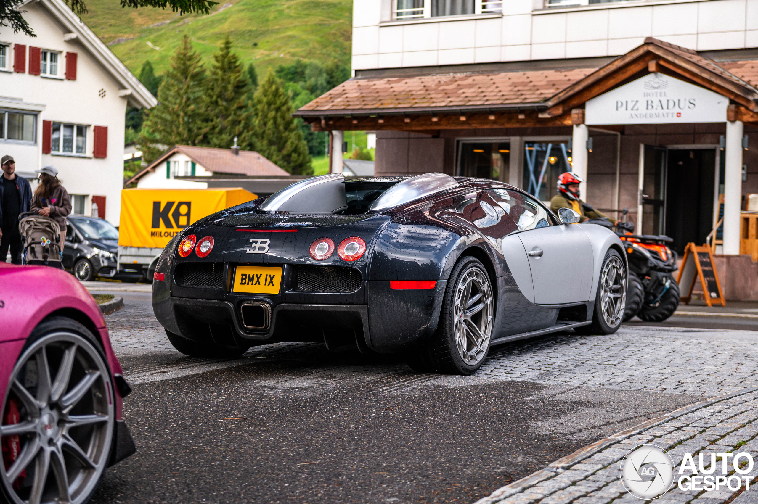 Van Andermatt naar Monaco: Bugatti Veyron van Mat Armstrong steelt de show