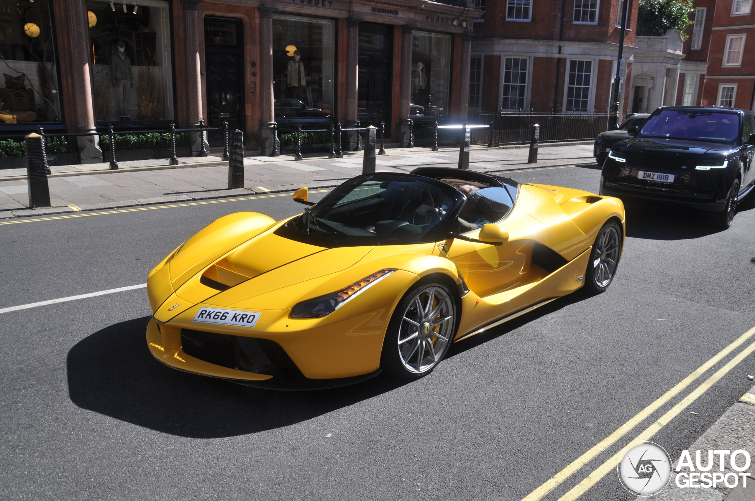 Ferrari LaFerrari Aperta