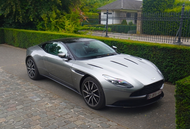 Aston Martin DB11