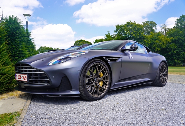 Aston Martin DB12